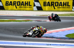 Bagarre e spettacolo al CIV di Misano: Tulovic guida la doppietta Bmax, Dalla Porta e Perez Selfa da applausi